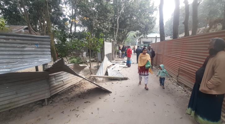 এনায়েতপুরে ঈগল সমর্থকদেরবাড়িতে হামলা-ভাঙচুর, আহত ২০